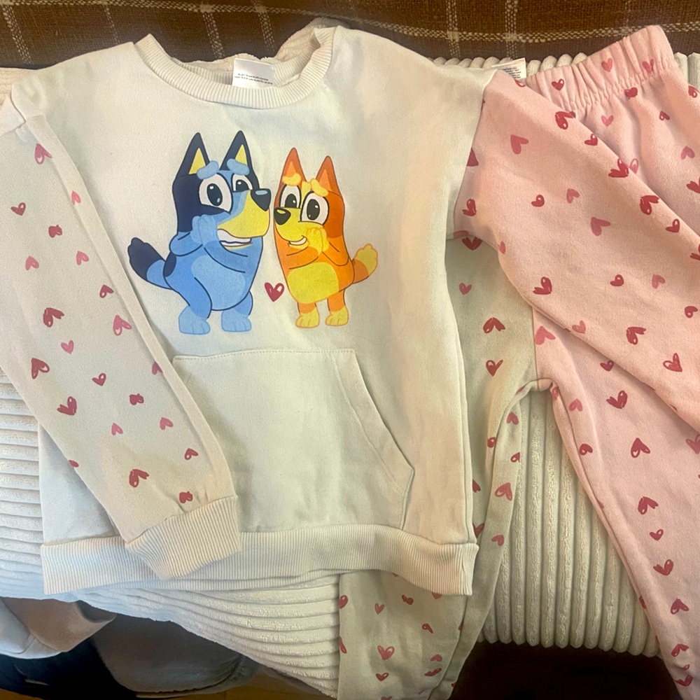 Bluey 2 piece set size 5T
